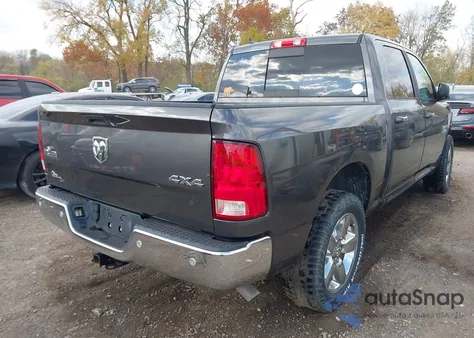 2018 Ram 1500 Big Horn 4X4 5'7 Box z USA, uszkodzony, nr VIN 1C6RR7LG9JS129415